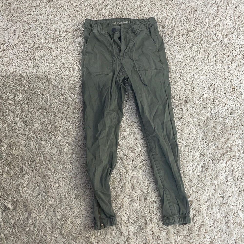 American Eagle Stretchy Green Cargo Pants